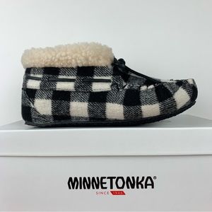 Minnietonka Jacqueline Indoor/Outdoor Slippers “Buffalo Plaid” sz 9